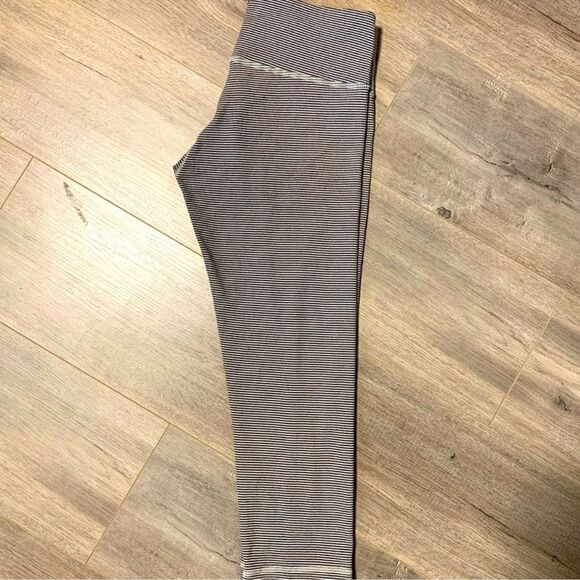 LULULEMON Wunder Under Crop Tonka Stripe Legging Rare 6 - Picture 4 of 6